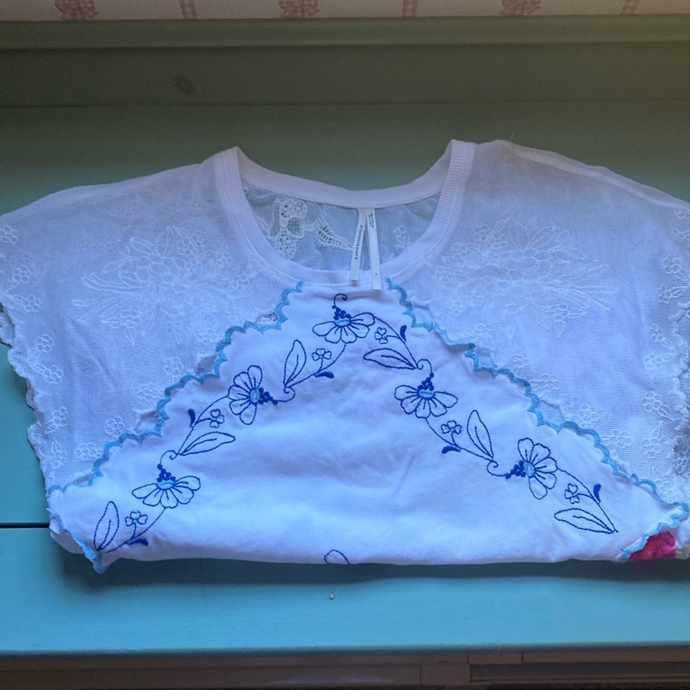 Anthropologie beautiful embroidered top💞